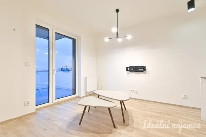 Pronájem bytu 2+kk, Brno, Líšeňská, 34 m2