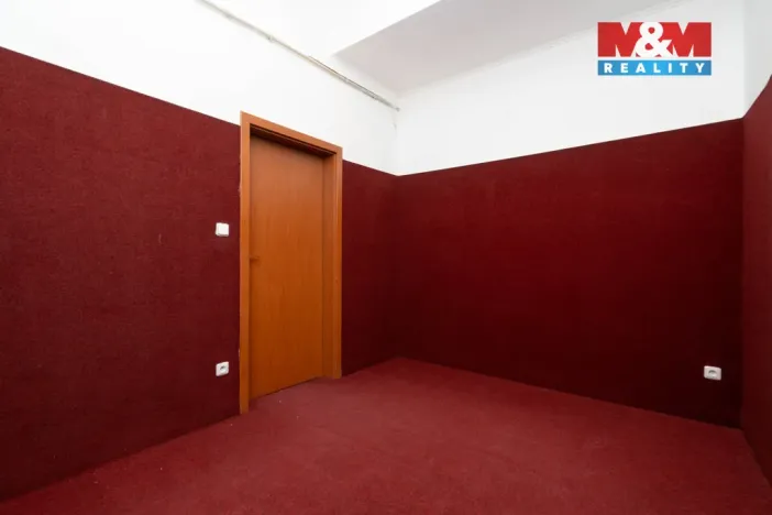 Pronájem obchodního prostoru, Praha, Trnkovo náměstí, 324 m2