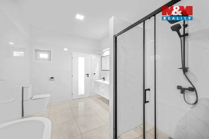 Prodej bytu 3+1, Hradec Králové - Kukleny, Pražská třída, 91 m2