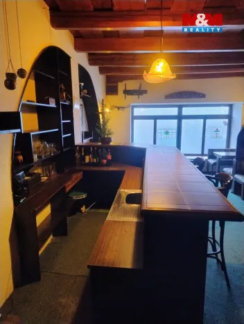 Prodej restaurace, Budišov nad Budišovkou, náměstí Republiky, 510 m2
