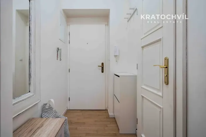Prodej bytu 1+kk, Praha - Bubeneč, Korunovační, 32 m2