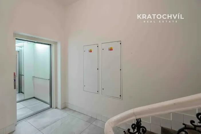 Prodej bytu 1+kk, Praha - Bubeneč, Korunovační, 32 m2
