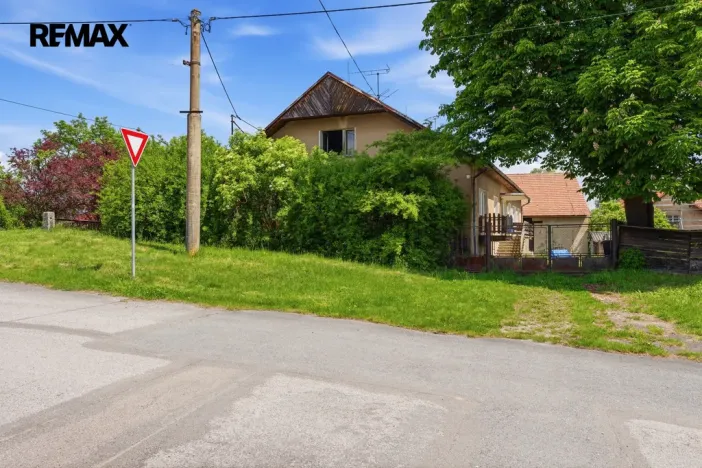 Prodej rodinného domu, Lešany, 194 m2