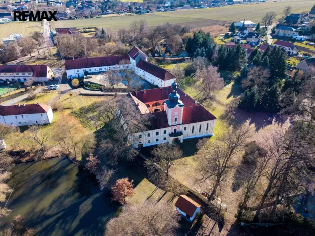 Prodej rodinného domu, Lešany, 194 m2