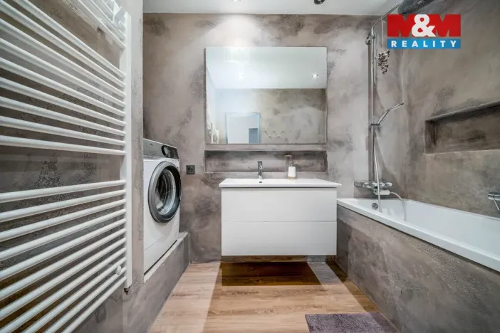 Prodej bytu 2+1, Pardubice - Zelené Předměstí, Palackého třída, 71 m2