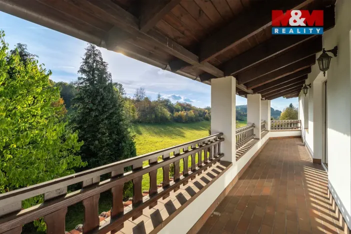 Prodej rodinného domu, Frýdštejn - Sestroňovice, 387 m2