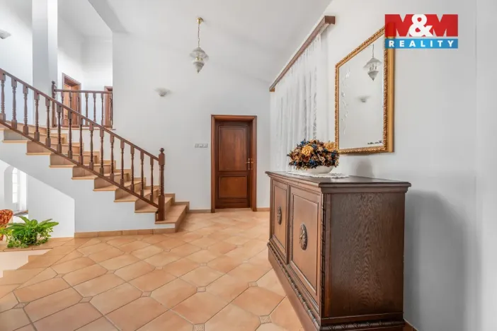 Prodej rodinného domu, Frýdštejn - Sestroňovice, 387 m2