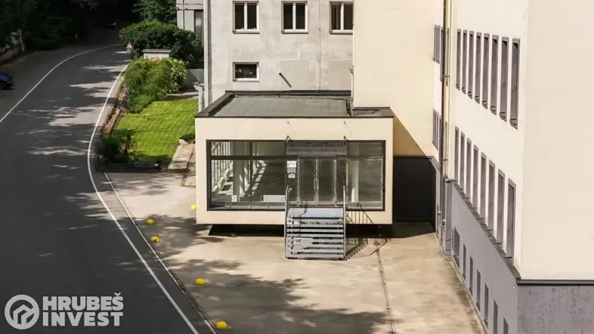 Prodej komerční nemovitosti, Adamov, Mírová, 2380 m2