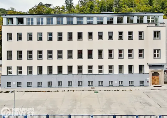 Prodej komerční nemovitosti, Adamov, Mírová, 2380 m2