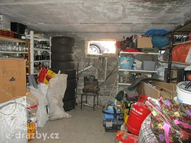 Dražba vícegeneračního domu, Praha - Letňany, Vamberská, 246 m2