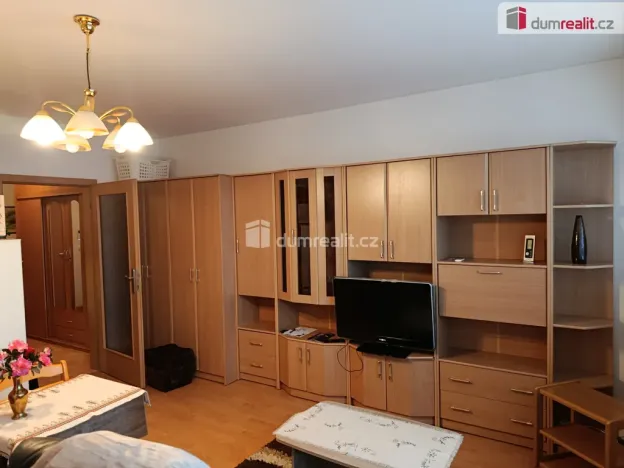 Pronájem bytu 1+kk, Praha - Řepy, Zrzavého, 34 m2