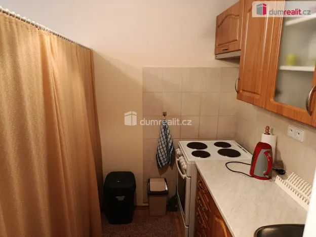 Pronájem bytu 1+kk, Praha - Řepy, Zrzavého, 34 m2