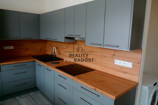 Prodej bytu 3+1, Božice, 74 m2