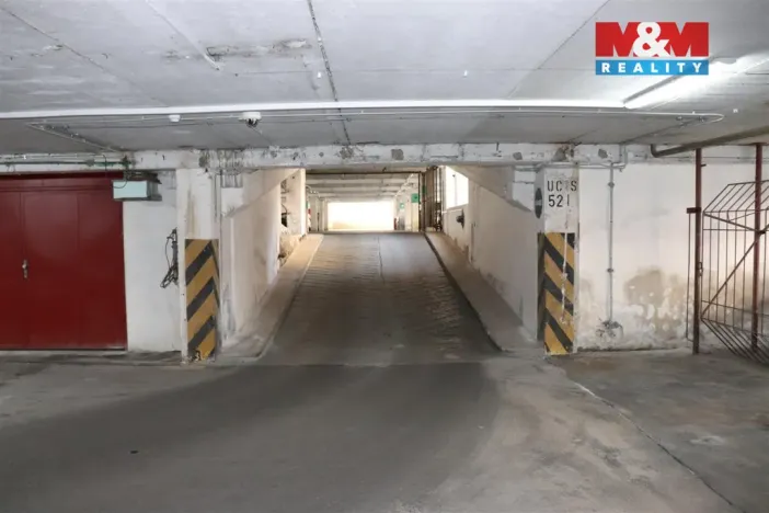 Prodej garážového stání, Praha - Střížkov, Lovosická, 18 m2