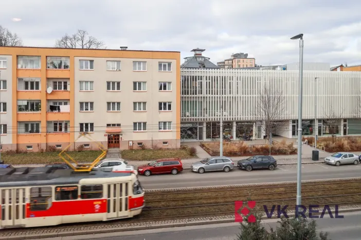 Pronájem bytu 1+kk, Praha - Břevnov, Na Petřinách, 34 m2