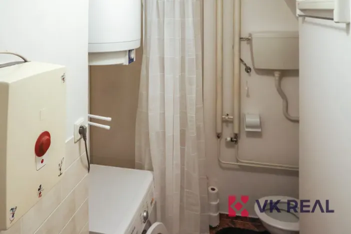 Pronájem bytu 1+kk, Praha - Břevnov, Na Petřinách, 34 m2