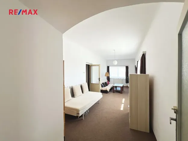 Prodej rodinného domu, Chrást, 280 m2