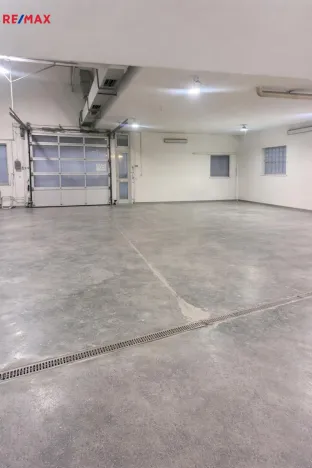 Prodej obchodního prostoru, Holešov, 300 m2