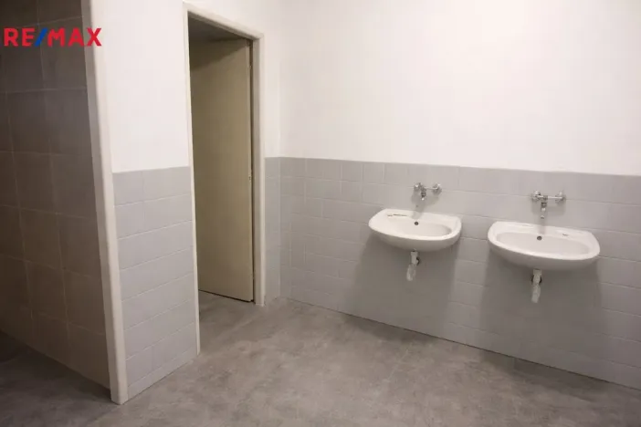 Prodej obchodního prostoru, Holešov, 300 m2