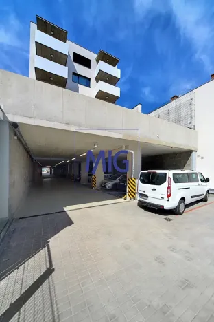 Pronájem garážového stání, Brno, Cejl, 13 m2