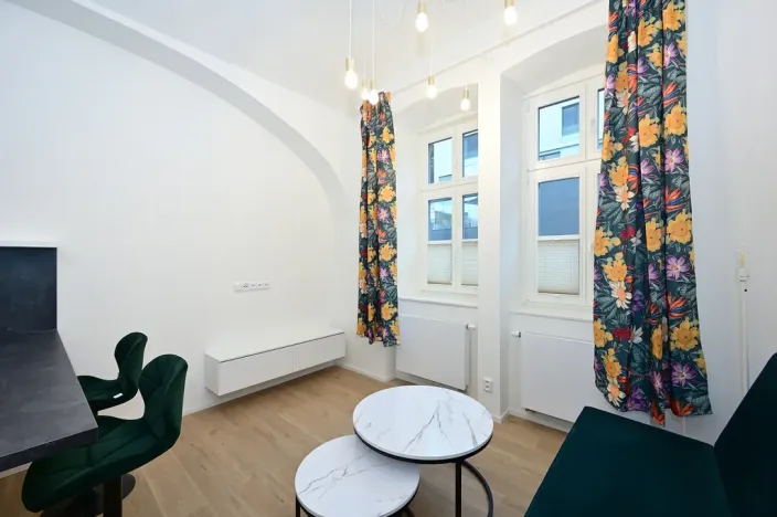 Pronájem bytu 2+kk, Praha - Košíře, Holečkova, 44 m2