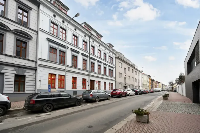 Pronájem bytu 2+kk, Praha - Košíře, Holečkova, 44 m2