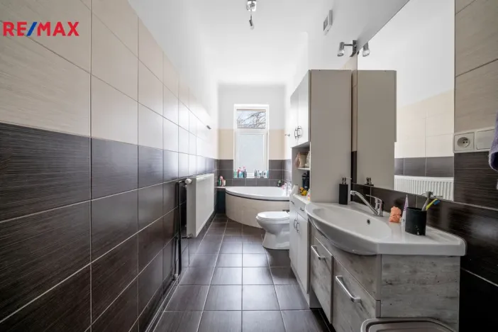 Prodej činžovního domu, Hronov, T. G. Masaryka, 620 m2