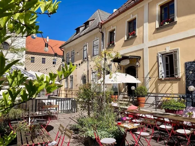 Prodej rodinného domu, Jindřichův Hradec - Jindřichův Hradec I, Balbínovo nám., 600 m2