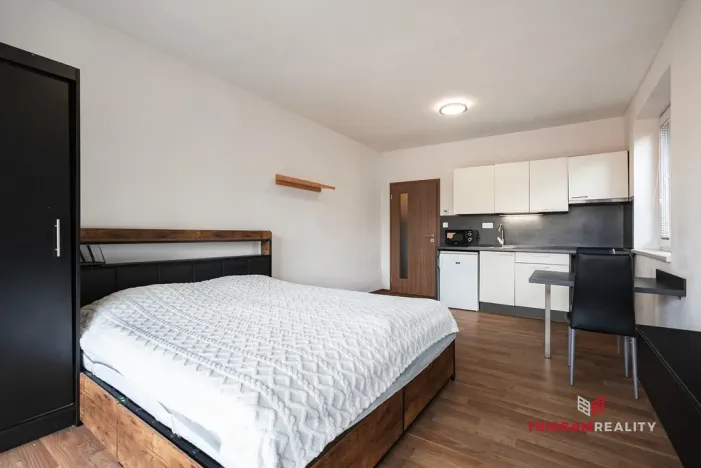 Pronájem bytu 1+kk, Hradec Králové - Nový Hradec Králové, Slunečná, 29 m2