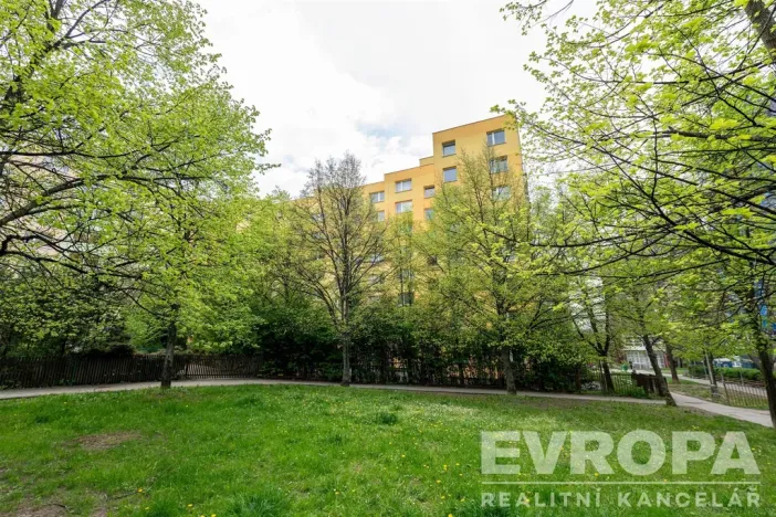 Pronájem bytu 3+1, Praha - Hlubočepy, Voskovcova, 77 m2