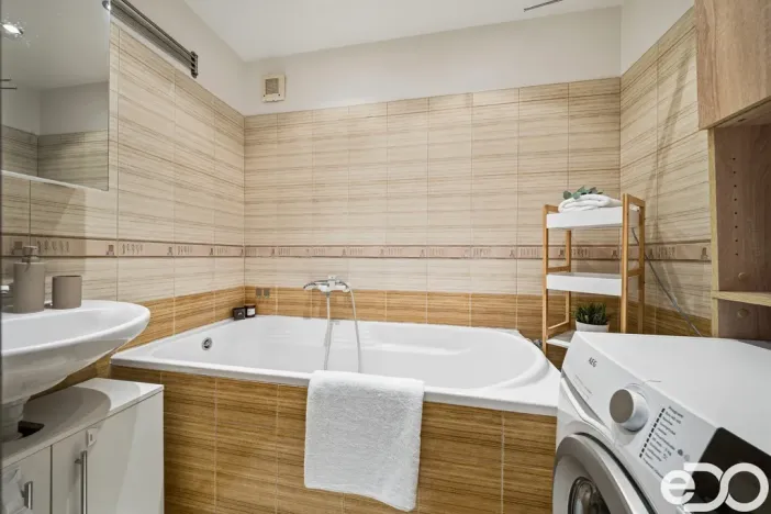 Prodej bytu 3+1, Hradec Králové, třída Edvarda Beneše, 98 m2