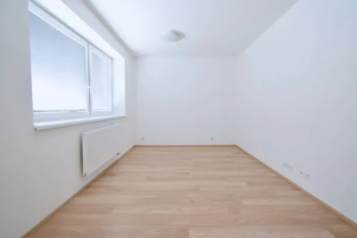 Pronájem bytu 1+kk, Brno - Žebětín, Přírodní, 32 m2
