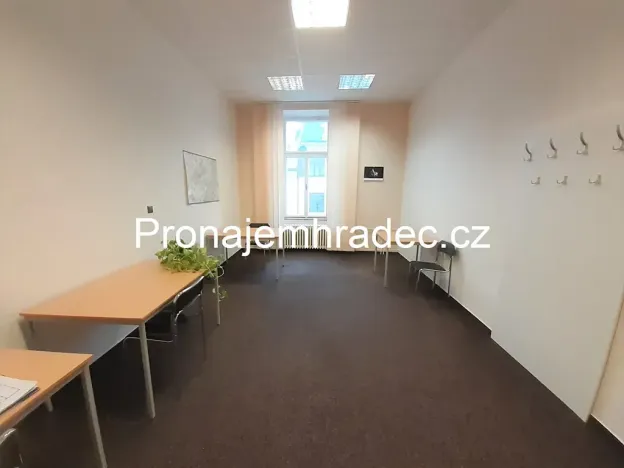 Pronájem kanceláře, Hradec Králové, Československé armády, 19 m2