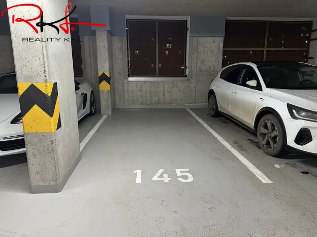 Prodej garážového stání, Praha, Kardausova, 14 m2