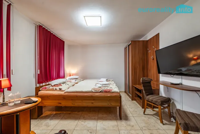 Prodej ubytování, Mariánské Lázně - Úšovice, Palackého, 200 m2