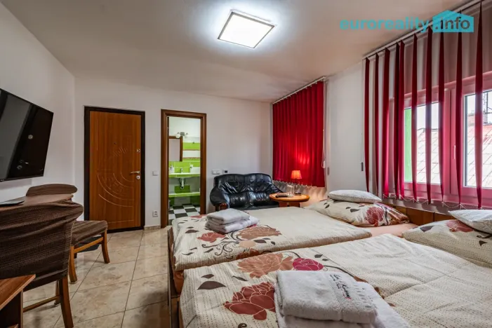 Prodej ubytování, Mariánské Lázně - Úšovice, Palackého, 200 m2