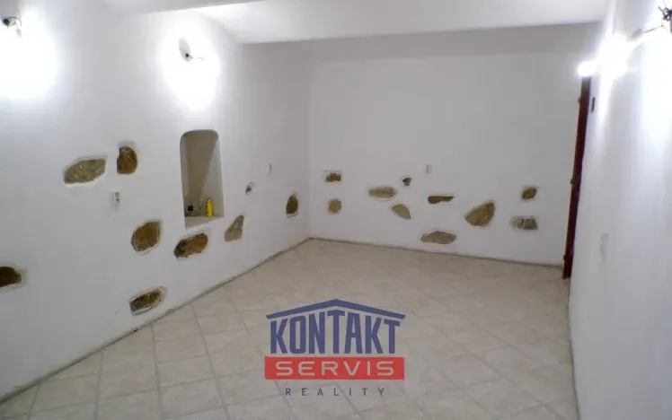 Pronájem obchodního prostoru, České Budějovice, Fráni Šrámka, 81 m2