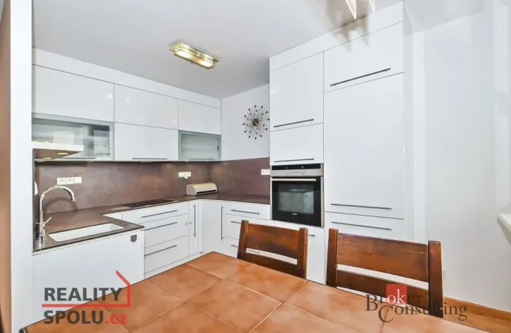 Pronájem bytu 3+kk, Praha - Vršovice, Tádžická, 74 m2