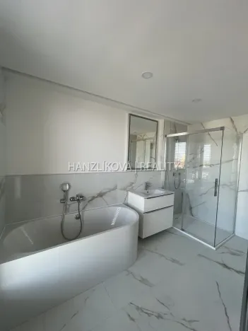 Pronájem bytu 3+kk, České Budějovice, Hálkova, 85 m2