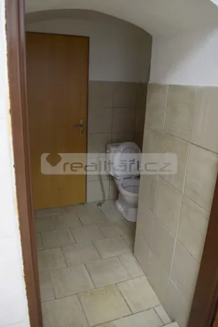 Pronájem obchodního prostoru, Nepomuk, náměstí Augustina Němejce, 69 m2