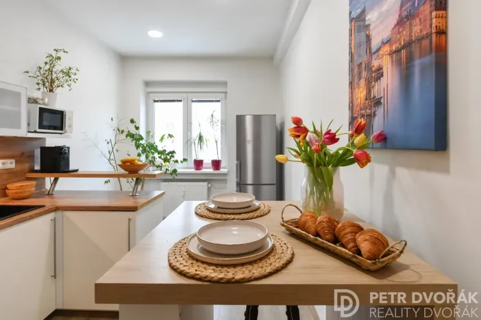 Prodej bytu 2+1, Praha - Žižkov, Basilejské náměstí, 73 m2