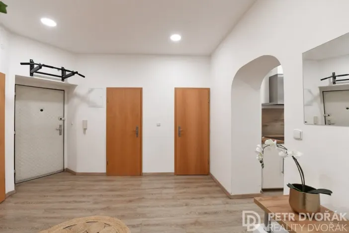 Prodej bytu 2+1, Praha - Žižkov, Basilejské náměstí, 73 m2