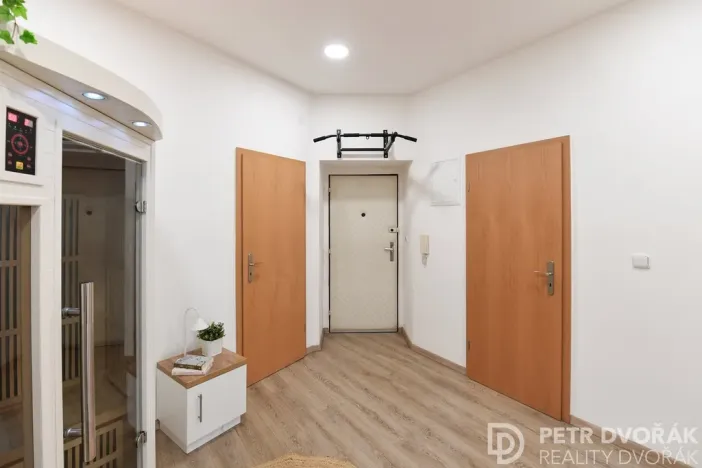 Prodej bytu 2+1, Praha - Žižkov, Basilejské náměstí, 73 m2