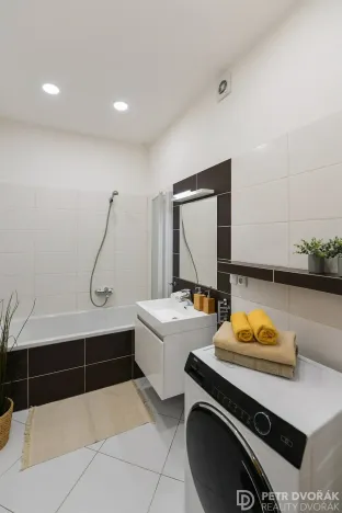 Prodej bytu 2+1, Praha - Žižkov, Basilejské náměstí, 73 m2