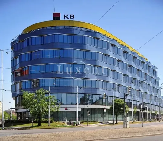 Pronájem kanceláře, Praha, Českomoravská, 708 m2