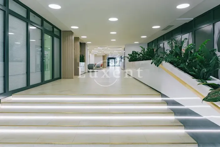 Pronájem kanceláře, Praha - Libeň, Sokolovská, 635 m2