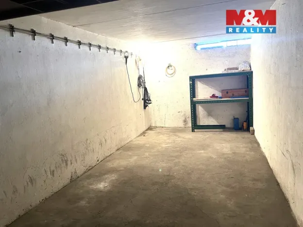 Pronájem garáže, Kladno, Bellevue, 17 m2