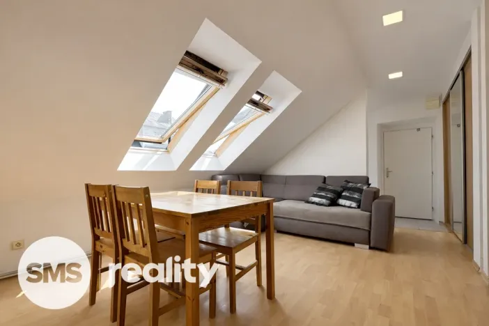 Pronájem bytu 1+kk, Opava, třída Spojenců, 39 m2