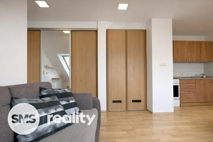 Pronájem bytu 1+kk, Opava, třída Spojenců, 39 m2