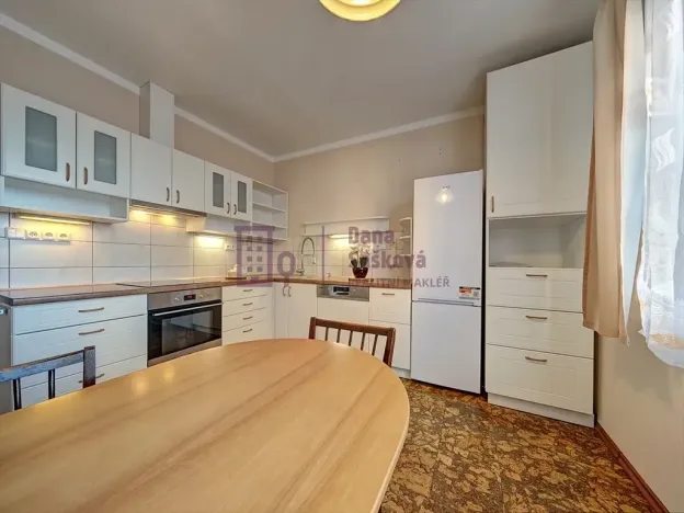 Pronájem bytu 4+1, Jindřichův Hradec, Kosmonautů, 87 m2